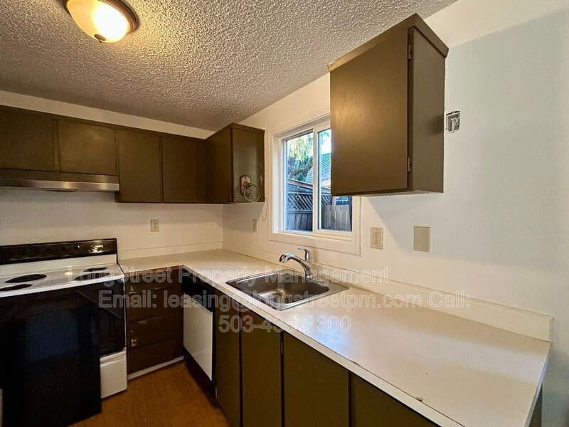 Beaverton Condo: 14173 SW Allen Blvd