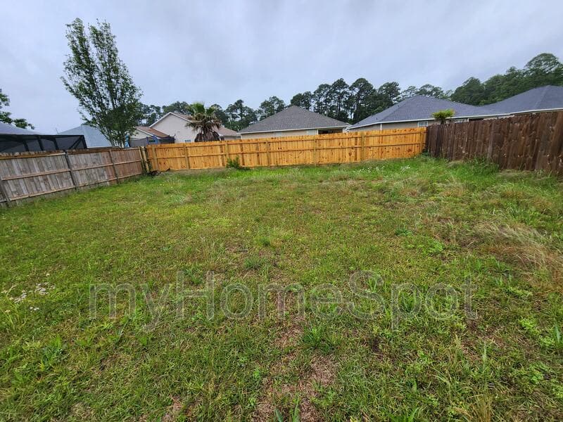 Pensacola House: 2497 Redoubt Ave