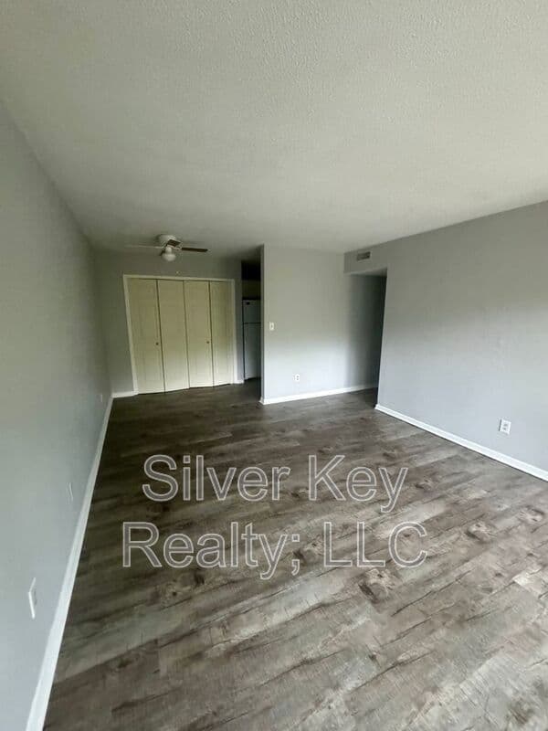 Athens House: 311 Sunset Drive