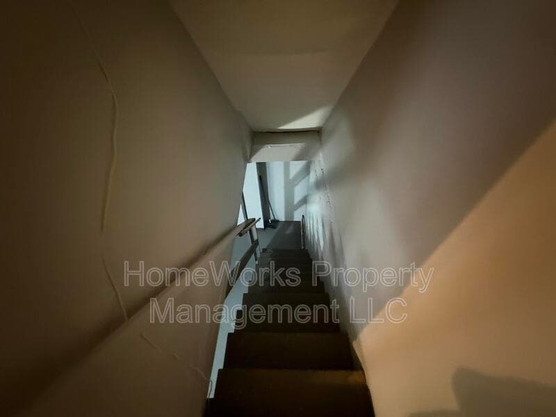 BALTIMORE House: 2733 ELLICOTT DR