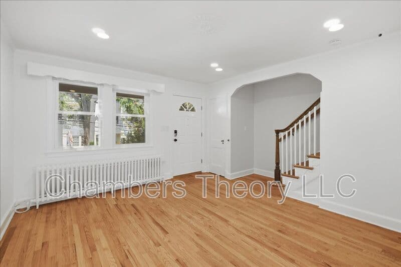 Washington House: 2230 Observatory PL NW