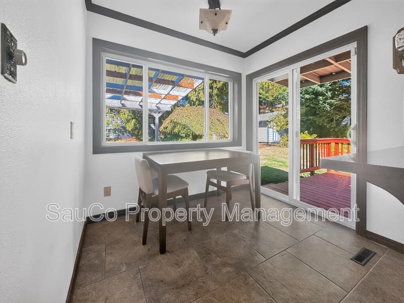 West Linn House: 2312 5th Avenue