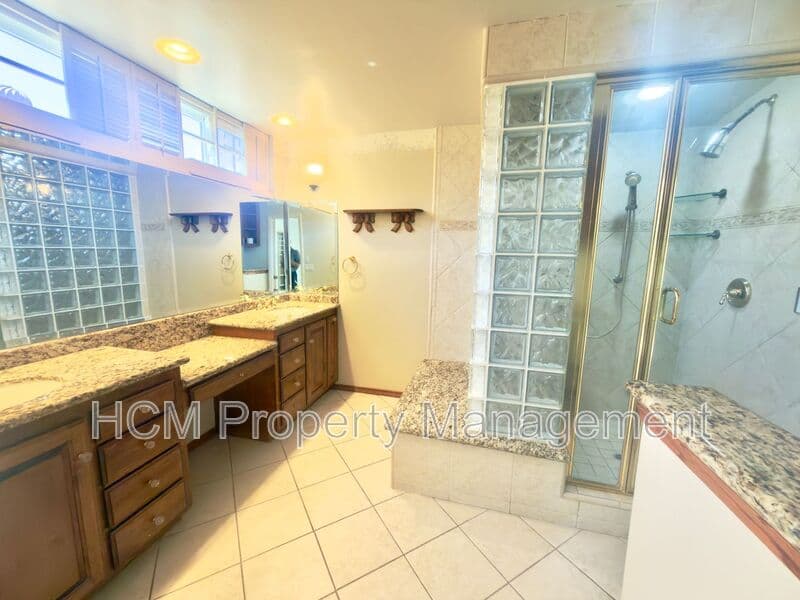 Orange House: 2448 N Love Lane