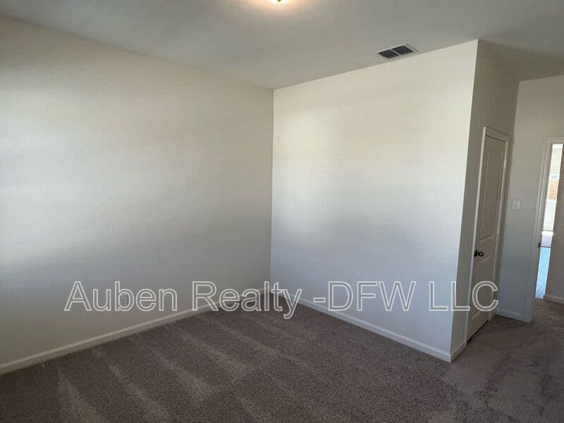 Lavon House: 752 Richmond Drive