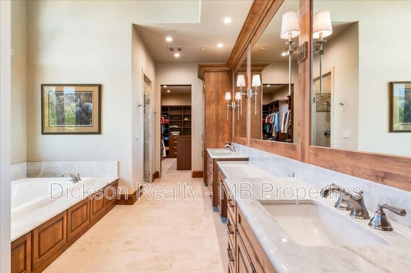 Reno House: 6645 De Chardin Lane