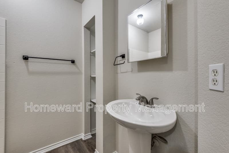 Mansfield Condo: 321 Queens Court - South