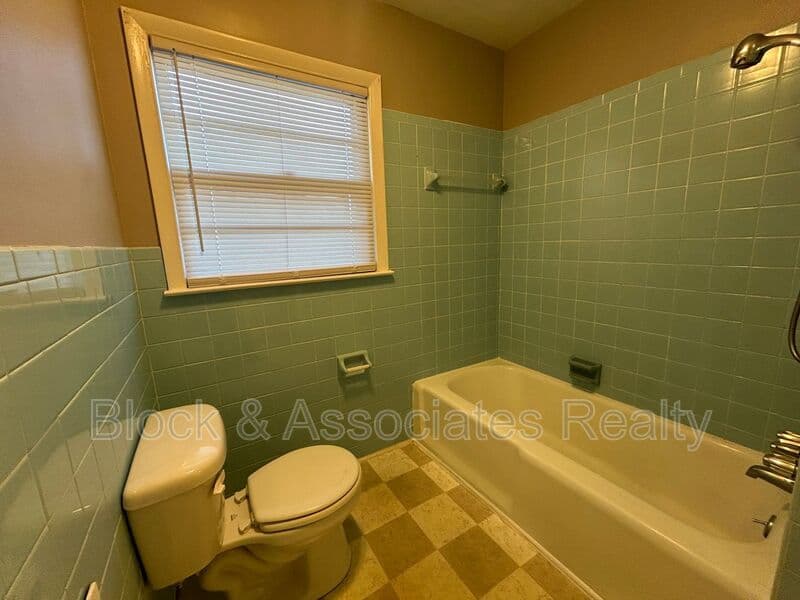 Kernersville Condo: 834 Graves St.