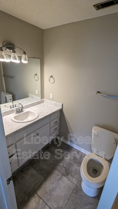 Hinesville Condo: 1100 Pineland Ave