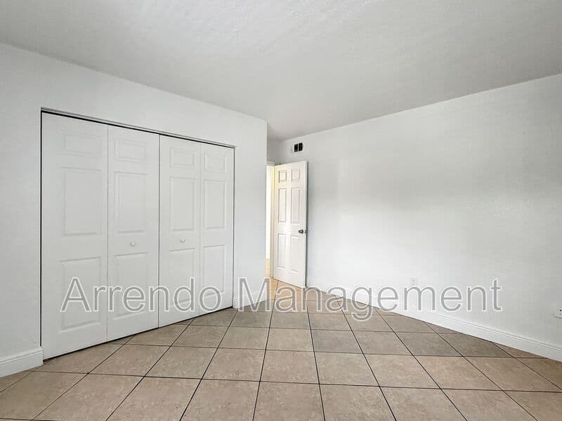 Miami House: 8475 SW 94th St