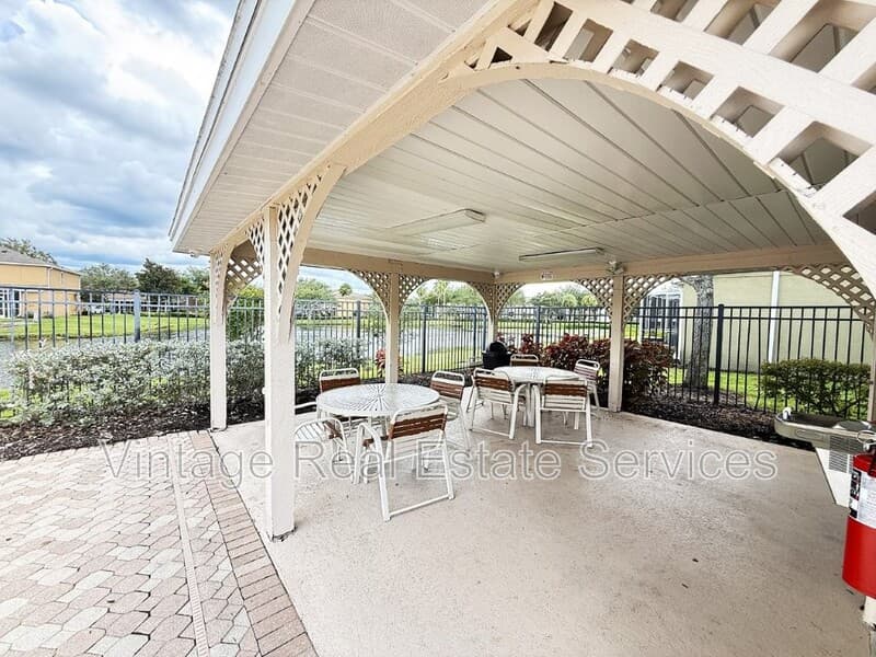 Riverview House: 12270 Foxmoor Peak Dr