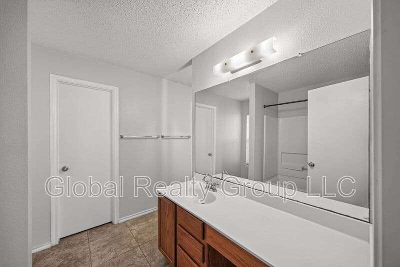 Converse House: 7702 Fairton Pl