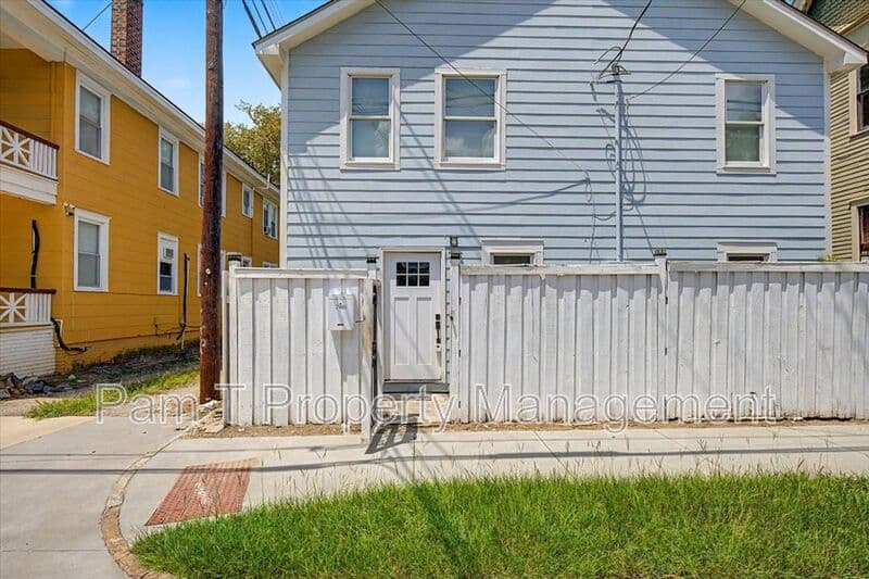 Savannah House: 201 - A W 37th St