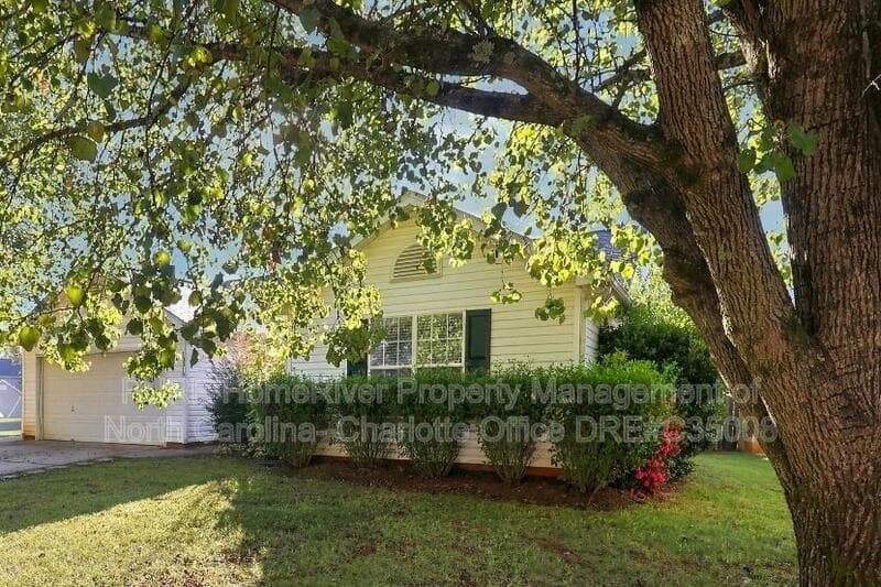 Charlotte House: 10319 Prairiegrouse Ct