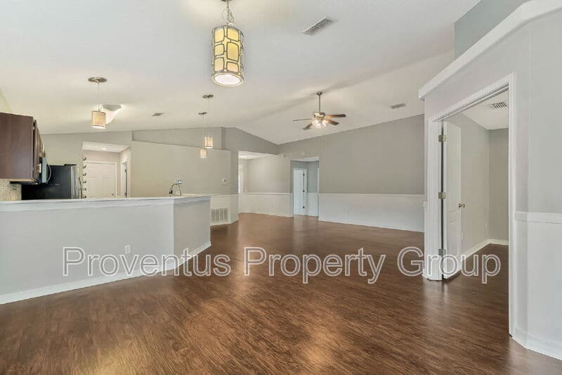 Navarre House: 2058 Catline Circle