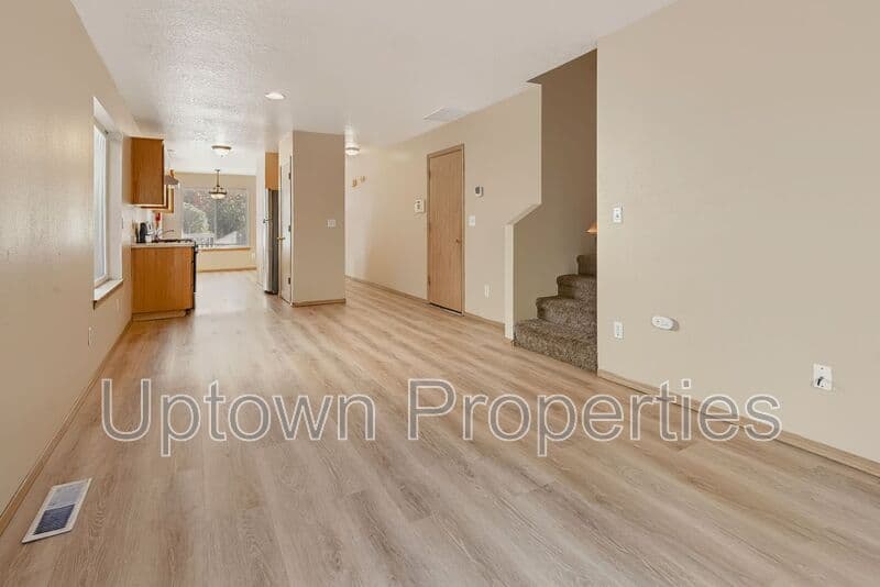 Happy Valley House: 14182 SE Summerfield Loop