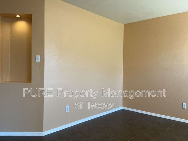 Round Rock Condo: 1001-A Christopher Ave