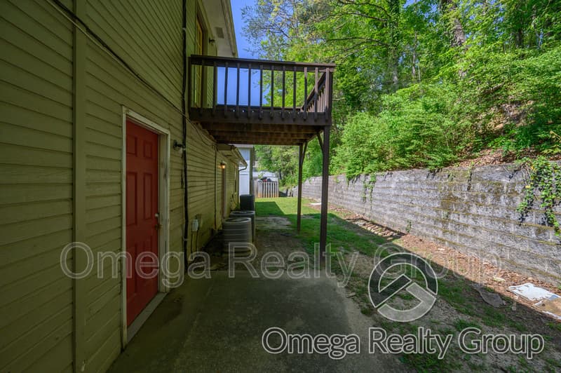 Birmingham Condo: 1811 Carson Rd