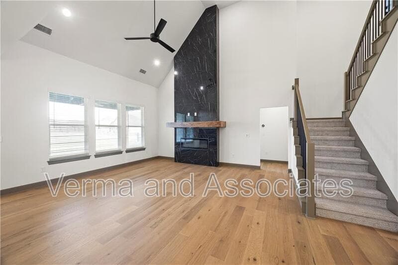 Centerton House: 1241 Mammoth St