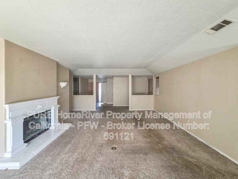 Murrieta House: 38421 Oaktree Loop