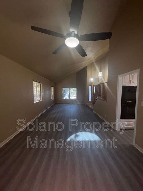 Fairfield House: 3426 Glen Ellen Dr