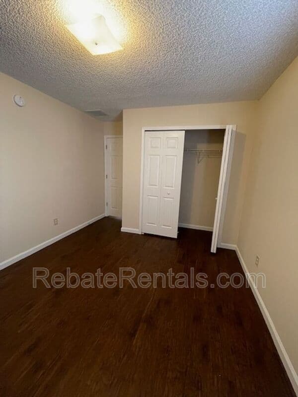 Jacksonville House: 5009 Grand Lakes Drive