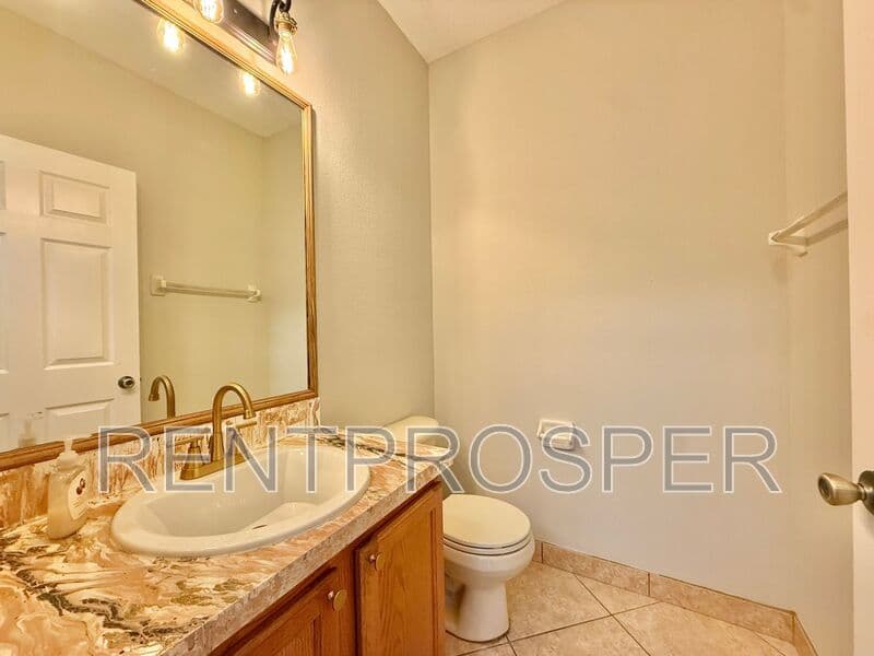 Melbourne House: 4275 Canby Drive