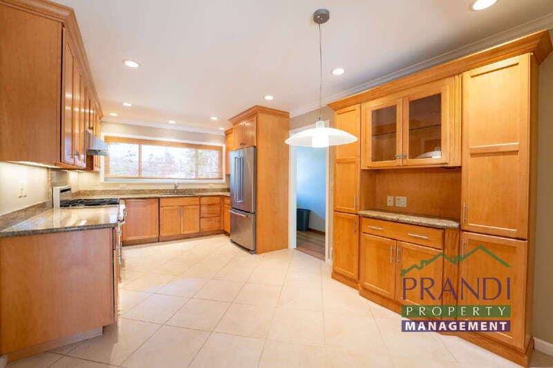 San Rafael House: 164 Madison Ave