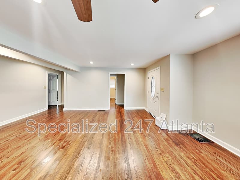Atlanta Condo: 111 Leathers Cir NW