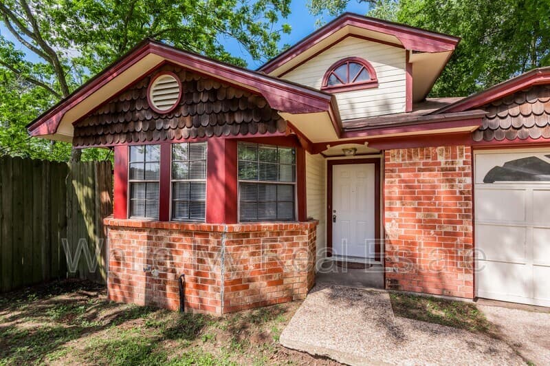 Huntsville House: 610 Normal Park Dr