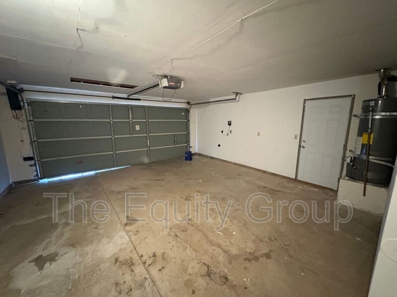Visalia House: 2324 West Delta Ave