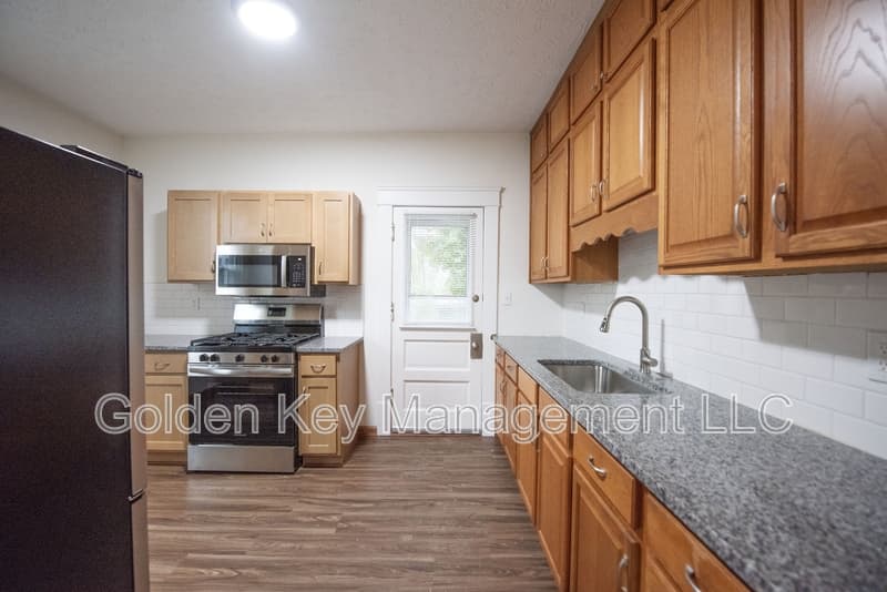 North Olmsted Condo: 5195 Dover Center Road - 1