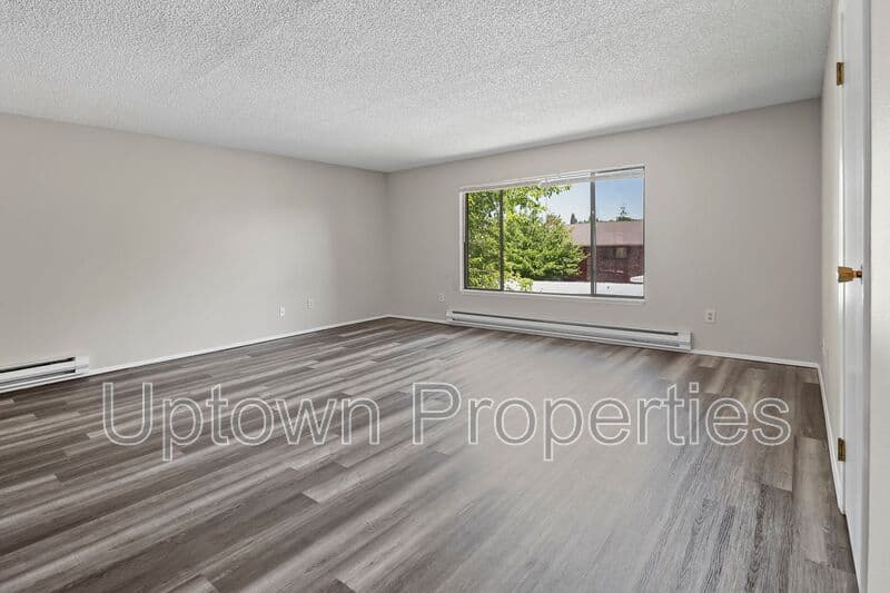 Beaverton House: 5660 SW 180th Ave
