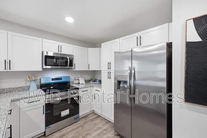 Jacksonville House: 7648 Eaton Ave