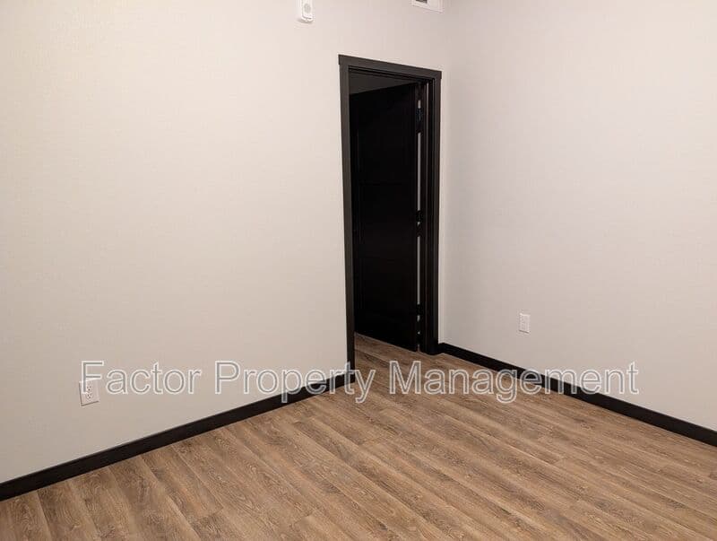 North Mankato Condo: 2090 Carlson Dr.