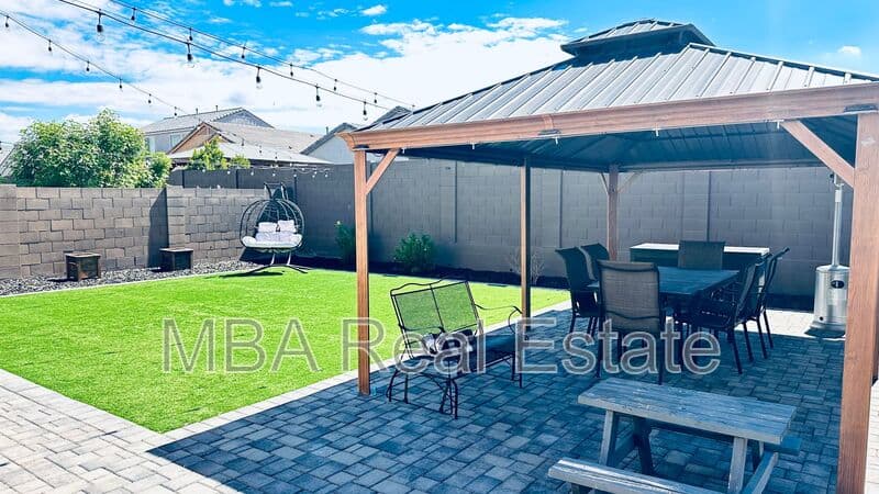 Laveen House: 6803 W Winston Dr
