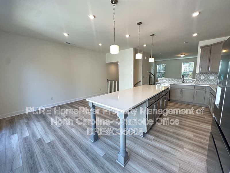 Charlotte House: 2413 Magnolia Blossom Way