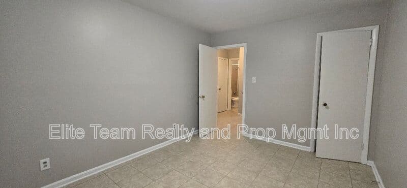 Charlotte Condo: 1803 Darbrook Dr