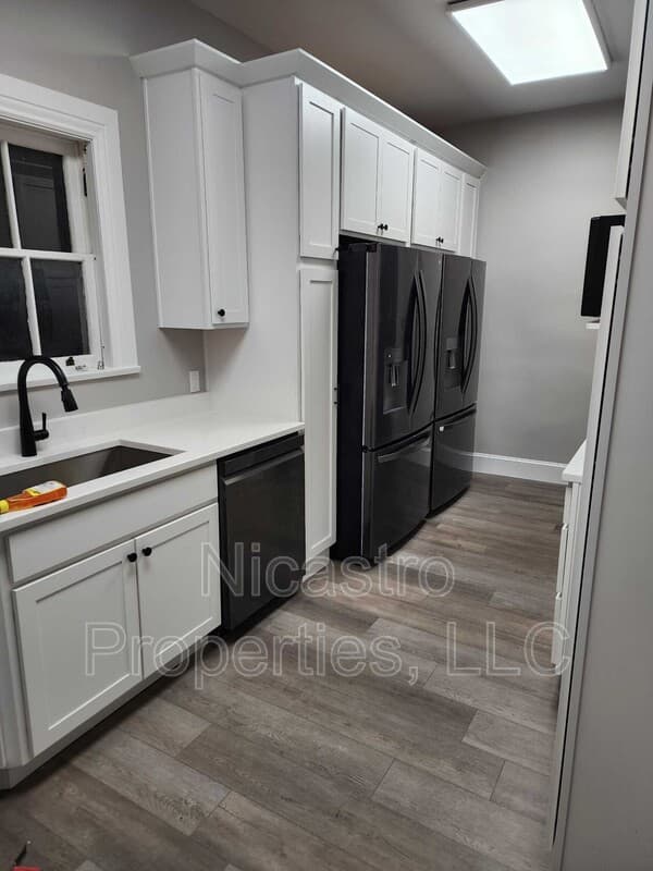Columbus House: 226 E 16th Avenue