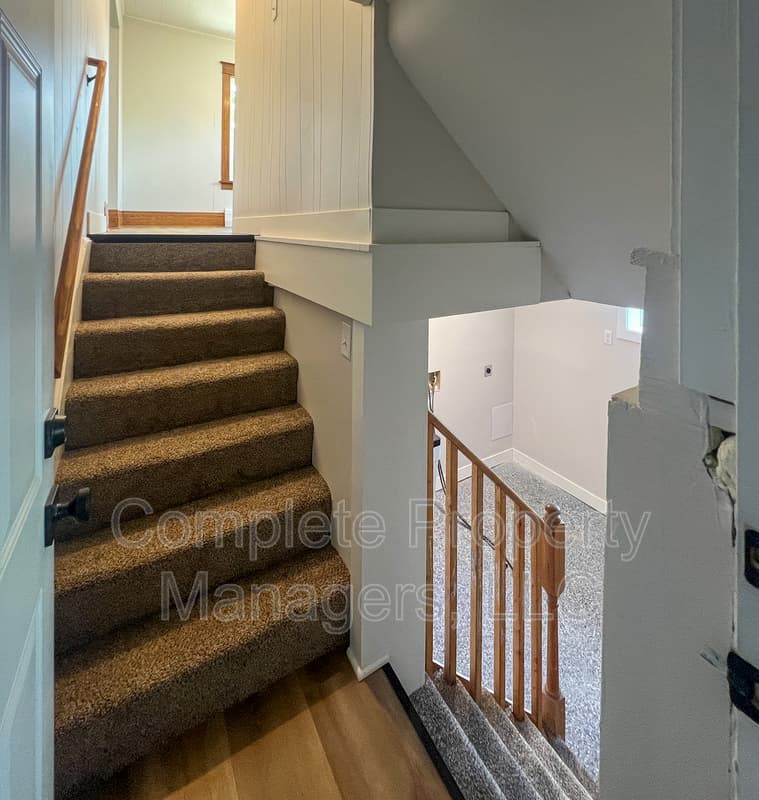 Albert Lea House: 711 Clausen Avenue