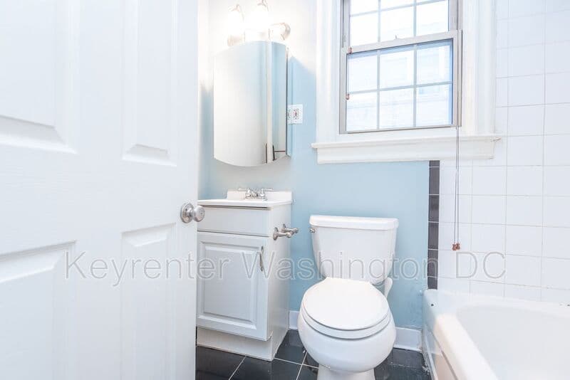 Washington Condo: 3010 Wisconsin Ave, NW