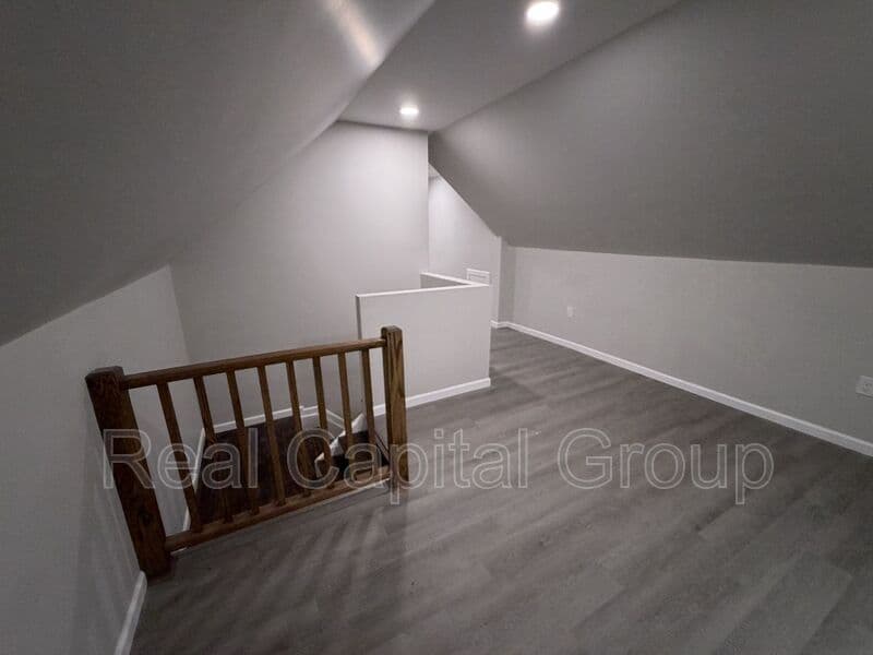 Glenville House: 397 Ballston Rd
