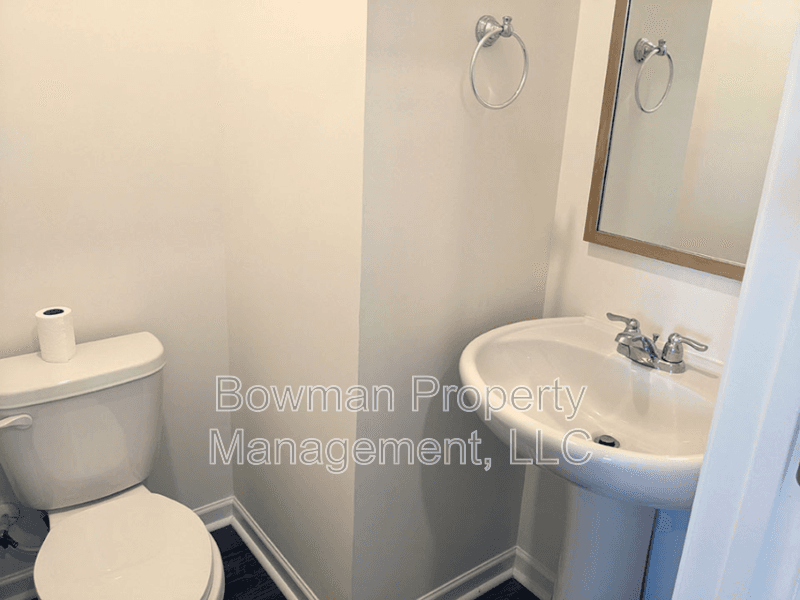 Statham House: 183 Graham Campbell Ln