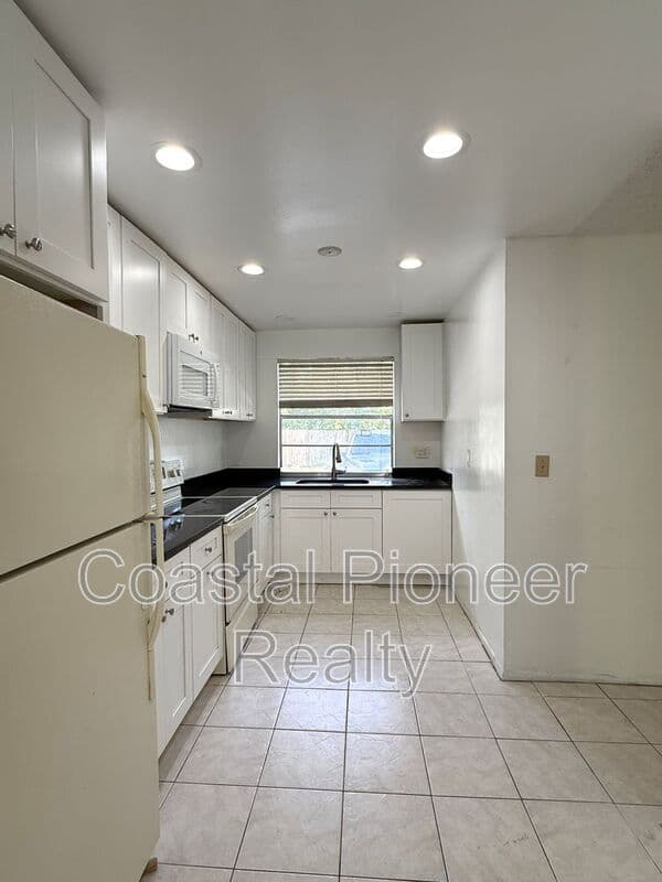 Tampa Townhome: 7573 Abonado R
