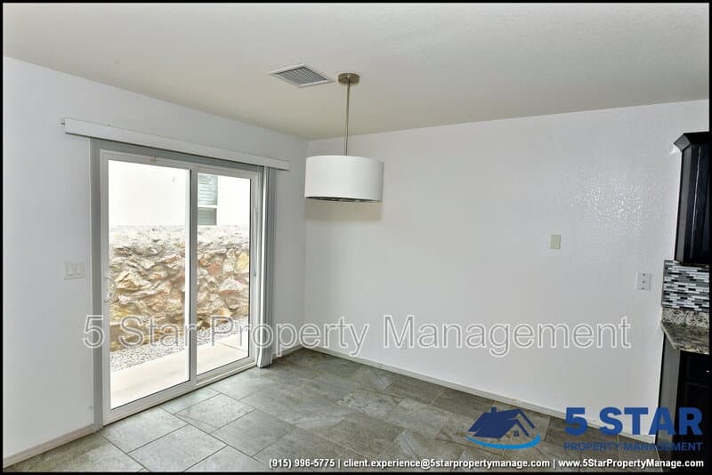 El Paso House: 872 Colbert Shapleigh Place !!