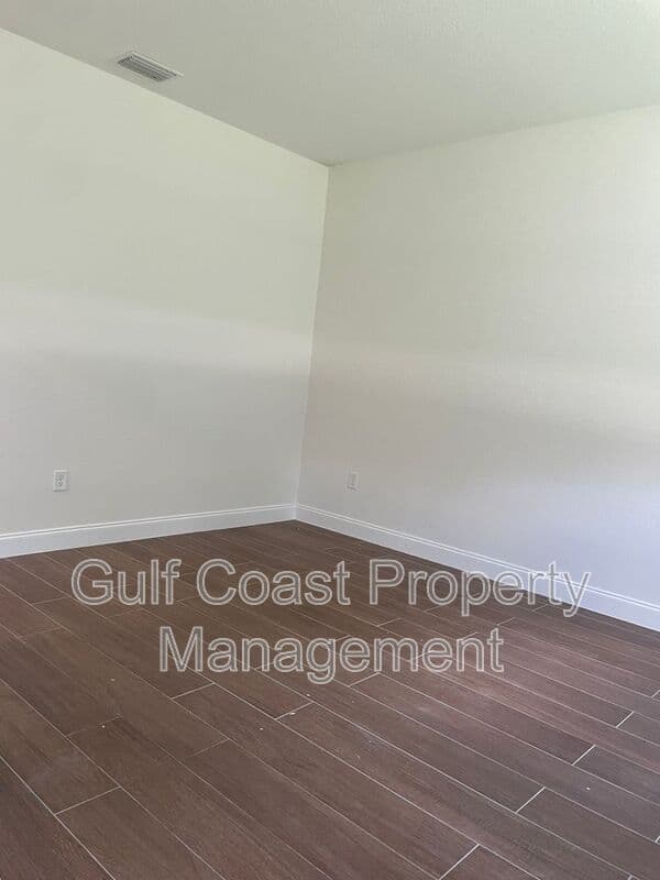 Lehigh Acres House: 126 Viewpoint Drive