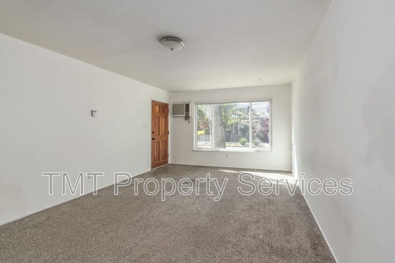 Sacramento House: 2431 33rd St.