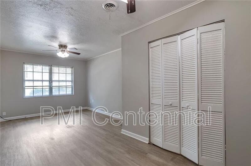 Forest Park House: 484 Evergreen Drive