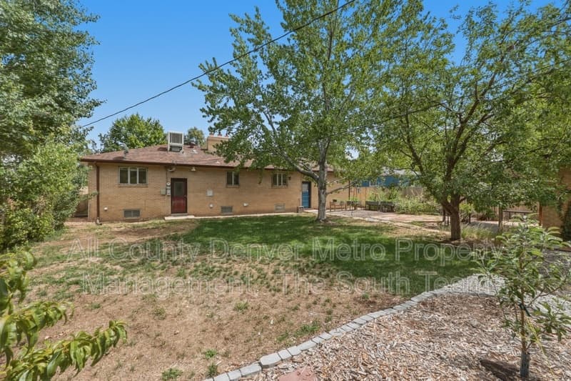 Denver House: 1631 Xanthia St