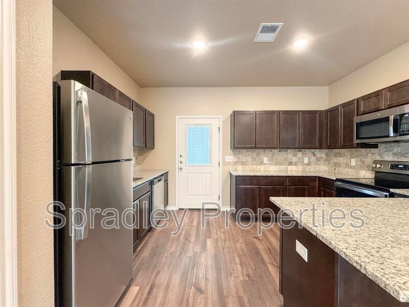 Belton Townhome: 1080A Hibiscus Dr