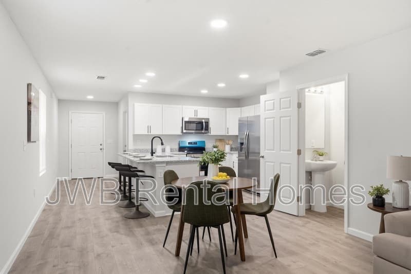 Jacksonville House: 9089 India Ave